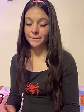 LucyEvans  online show from 10/28/25, 04:35