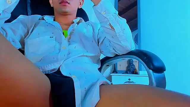 Snapshot of Muichiro_tokito1 chatting on 03/13/25, 07:20 Muichiro tokito1 online show from 03/13/25, 07:20