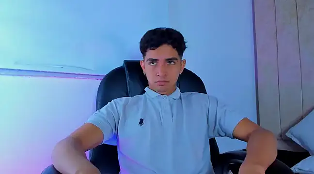 Snapshot of Muichiro_tokito1 chatting on 03/03/25, 02:33 Muichiro tokito1 online show from 03/03/25, 02:33