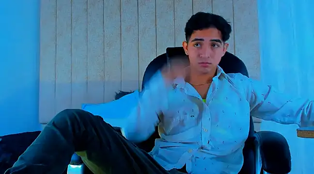 Snapshot of Muichiro_tokito1 chatting on 03/13/25, 04:16 Muichiro tokito1 online show from 03/13/25, 04:16