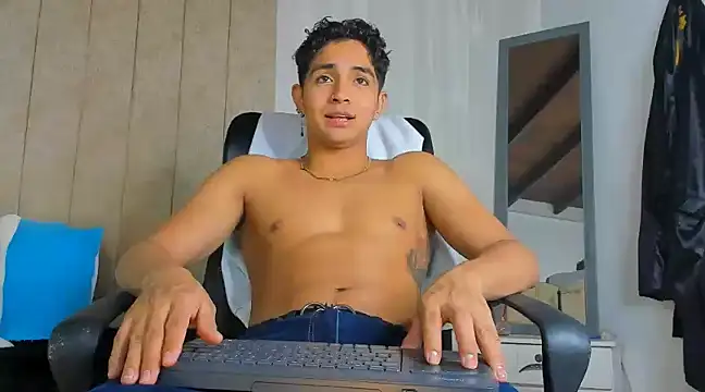 Snapshot of Muichiro_tokito1 chatting on 02/06/25, 04:42 Muichiro tokito1 online show from 02/06/25, 04:42