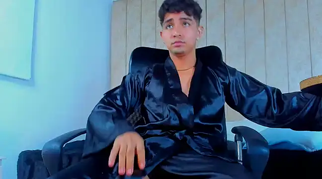 Snapshot of Muichiro_tokito1 chatting on 02/15/25, 07:27 Muichiro tokito1 online show from 02/15/25, 07:27