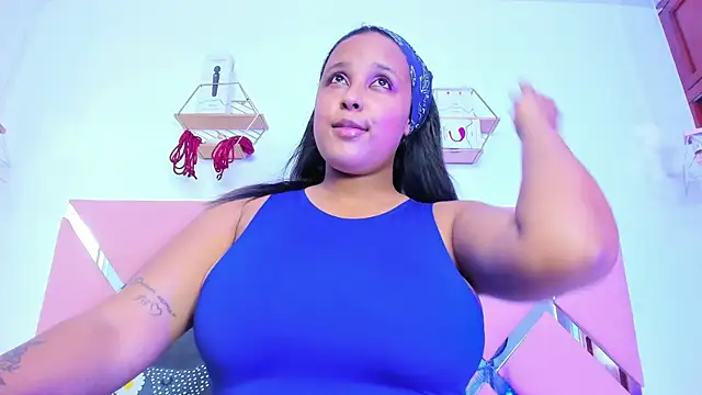 nahomygrey  online show from 11/12/25, 08:01