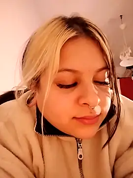 Snapshot of sammymoon chatting on 02/26/25, 10:58 sammymoon online show from 02/26/25, 10:58