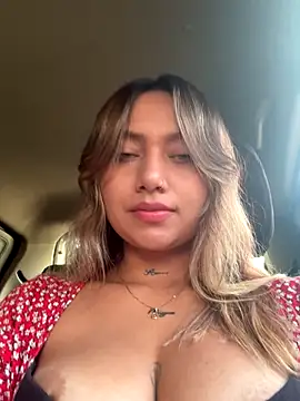 Snapshot of amanda-medrano1 chatting on 09/25/25, 03:18 amanda-medrano1 online show from 09/25/25, 03:18