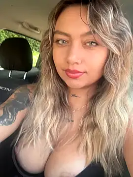 Snapshot of amanda-medrano1 chatting on 09/09/25, 02:59 amanda-medrano1 online show from 09/09/25, 02:59