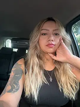 amanda-medrano1 online show from 02/05/26, 01:40