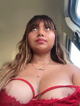 Snapshot of amanda-medrano1 chatting on 03/21/25, 06:07 amanda-medrano1 online show from 03/21/25, 06:07