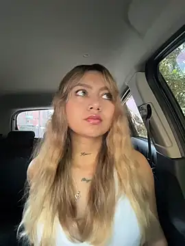 amanda-medrano1 online show from 03/28/26, 02:40