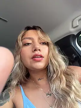 amanda-medrano1 online show from 05/09/26, 03:26