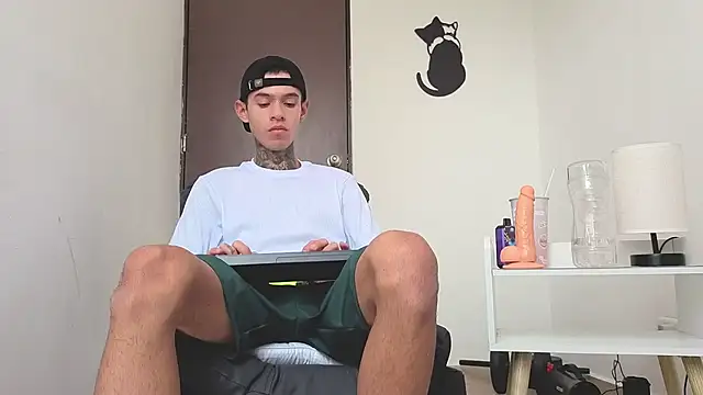 Saturno v online show from 11/18/25, 10:40