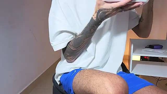 Saturno v online show from 11/30/25, 05:19