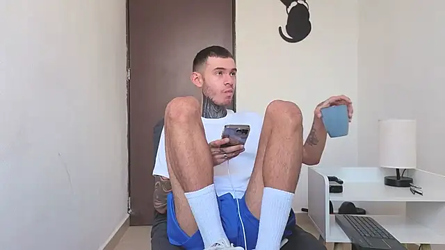 Saturno v online show from 11/28/25, 12:49