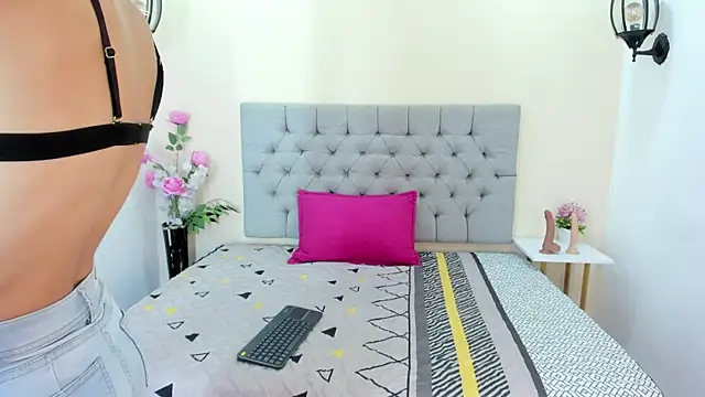 hellen kat online show from 02/06/25, 09:28