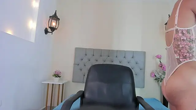 hellen kat online show from 02/21/25, 08:38