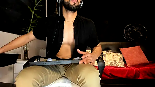 alessandro wye online show from 11/18/25, 03:10