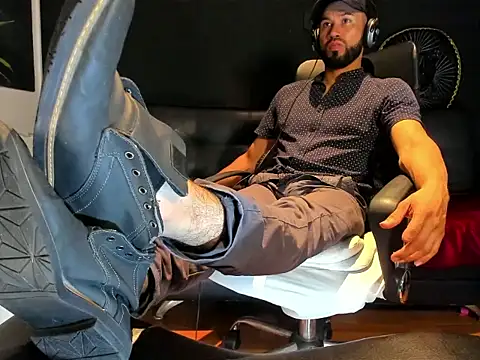 alessandro wye online show from 10/23/25, 06:34