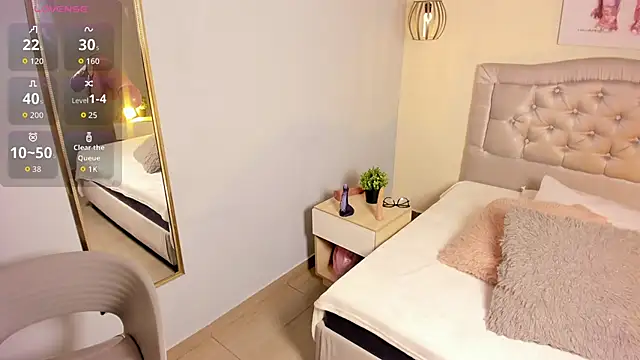 escarleth   online show from 11/19/25, 12:38