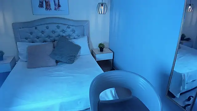 escarleth   online show from 09/15/25, 01:22