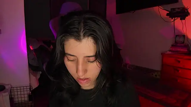 Bunnyy095 online show from 02/17/26, 03:59