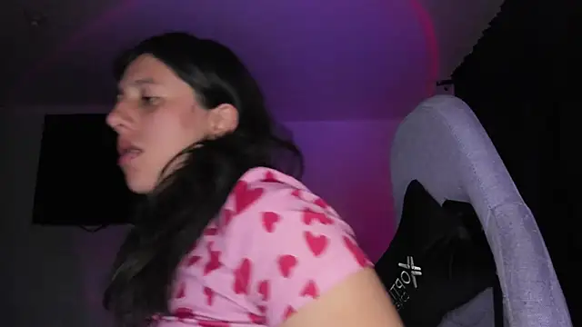 Bunnyy095 online show from 04/18/26, 02:36