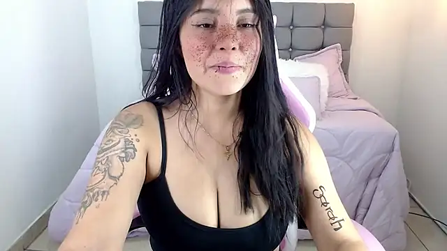 sarah moon2 online show from 03/14/25, 09:21