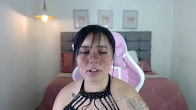 sarah moon2 online show from 10/11/25, 03:35