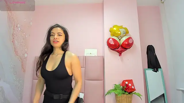 soyzarahtorres online show from 10/02/25, 11:41