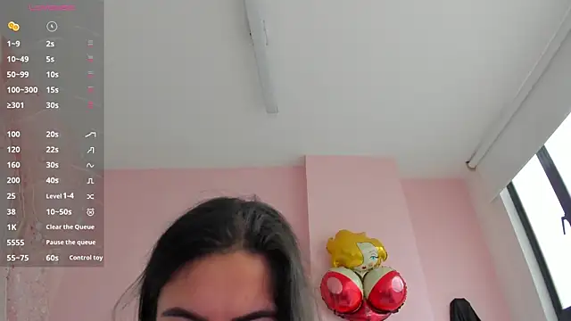 soyzarahtorres online show from 10/31/25, 02:46