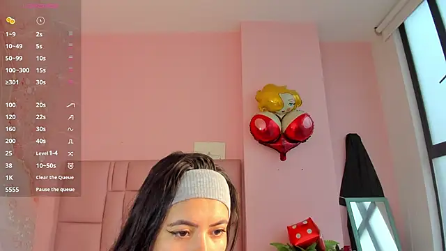 soyzarahtorres online show from 11/24/25, 09:37