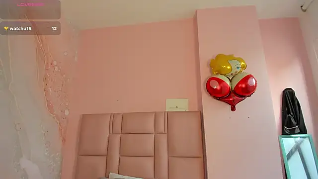 soyzarahtorres online show from 10/13/25, 03:46