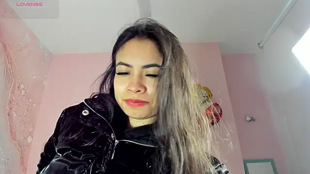 soyzarahtorres online show from 12/16/25, 09:41