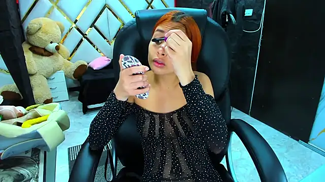 Paris Petit online show from 11/06/25, 07:51