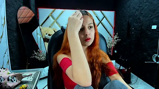 Paris Petit online show from 11/25/25, 08:31