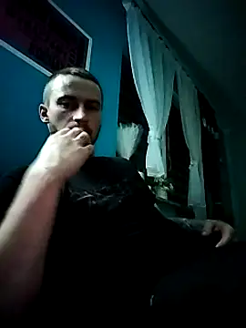 wariacik0024 online show from 03/12/25, 10:28