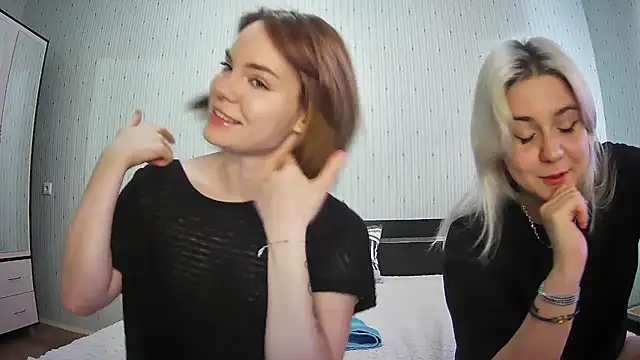 Snapshot of ChrisGirls chatting on 02/07/25, 12:17 ChrisGirls online show from 02/07/25, 12:17