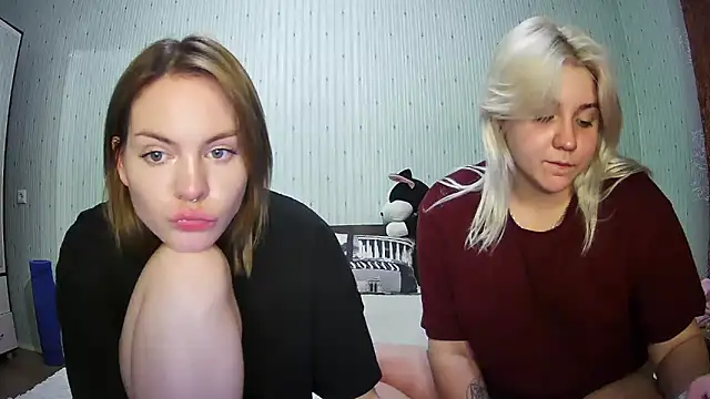 Snapshot of ChrisGirls chatting on 03/06/25, 05:33 ChrisGirls online show from 03/06/25, 05:33