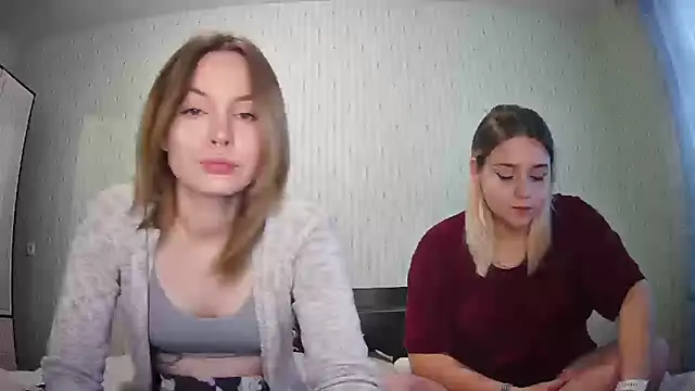 Snapshot of ChrisGirls chatting on 09/29/25, 11:27 ChrisGirls online show from 09/29/25, 11:27
