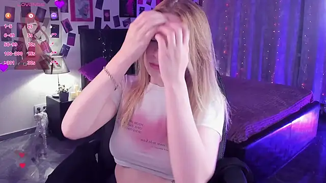 KarambaMoon online show from 10/23/25, 08:51