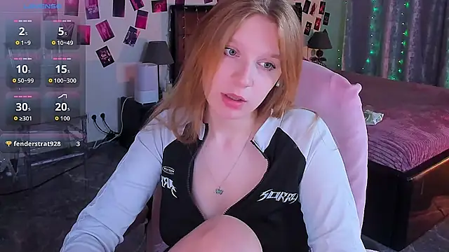 Snapshot of KarambaMoon chatting on 07/17/26, 09:01 KarambaMoon online show from 07/17/26, 09:01