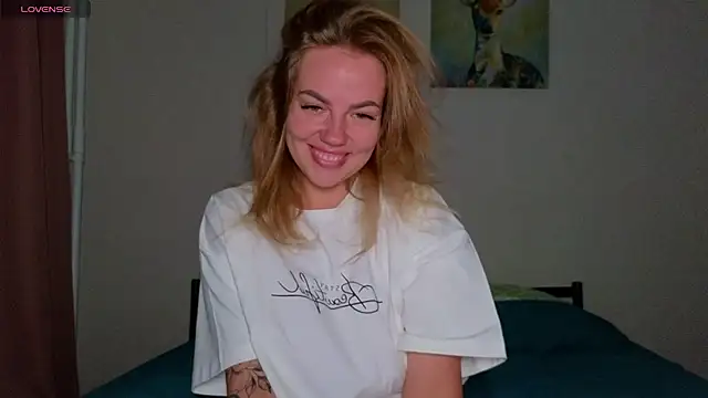 EmilyRobbie online show from 03/12/26, 06:45