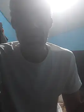 hugosafado333 online show from 09/22/25, 12:16