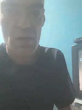 hugosafado333 online show from 10/13/25, 04:25