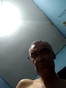 hugosafado333 online show from 01/14/25, 01:15