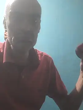 hugosafado333 online show from 10/18/25, 02:13