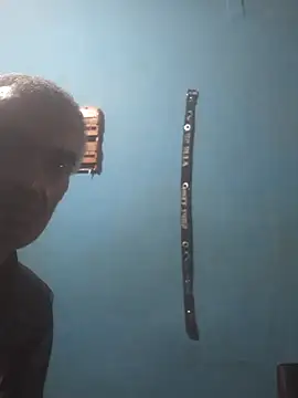 hugosafado333 online show from 12/14/25, 05:46