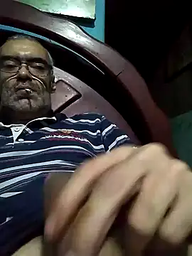 hugosafado333 online show from 03/10/25, 06:49