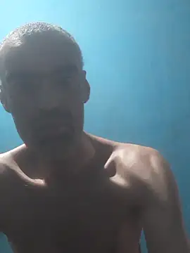 hugosafado333 online show from 10/28/25, 04:57