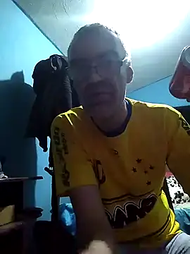 hugosafado333 online show from 03/20/25, 03:13