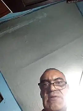 hugosafado333 online show from 03/03/25, 02:54